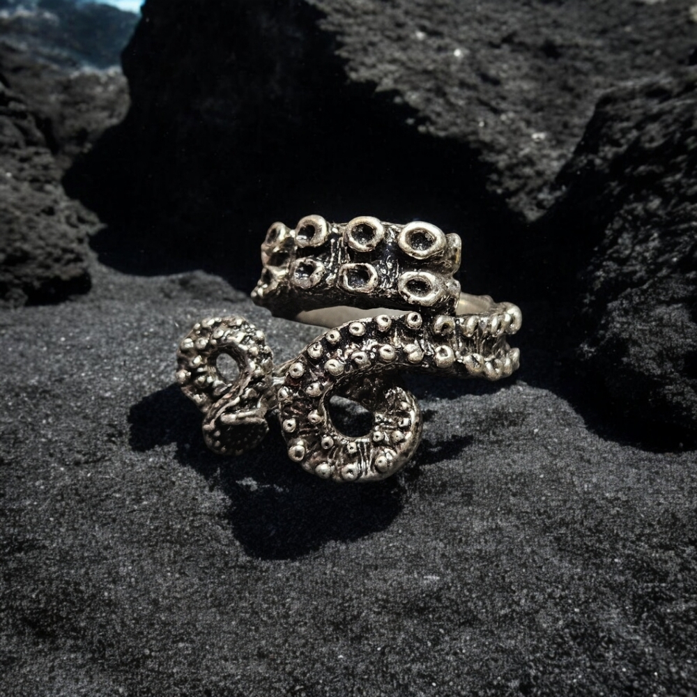 Octopus tentacles ring size 10